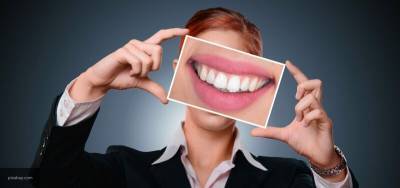 Деревянная палочка или ультразвук: стоматолог рассказала о выборе зубной щетки