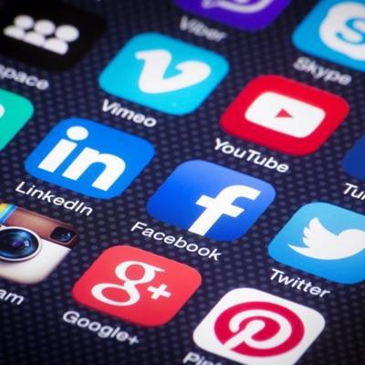 Лавров призвал к созданию международных правил регулирования в соцсетях