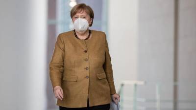 Ослабления локдауна не будет? Меркель говорит о третьей волне коронавируса
