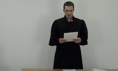 Прокуратура запросила более 6 лет тюрьмы автору ролика «суда над Путиным и Сечиным»