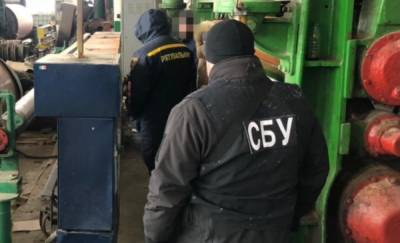 Выброс радиации на украинском заводе, на месте спасатели и СБУ: первые кадры ЧП