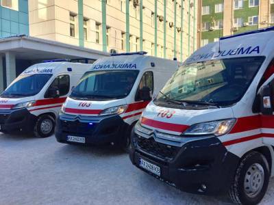 В Ровно 2-летний сын отправил мать в больницу с ножевым ранением
