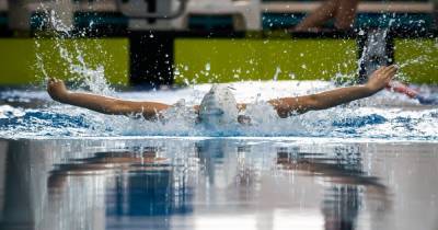 Брызги и скорость: в Калининграде проходит чемпионат по плаванию (фоторепортаж)