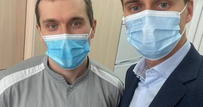 В Украине началась вакцинация от COVID-19. Кто первым получил прививку