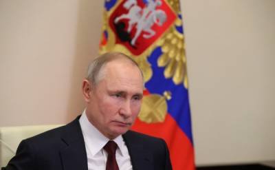Путин призвал ФСБ защитить выборы в Госдуму от посягательств "из-за бурга"