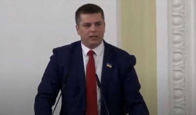 На заседании Харьковского горсовета депутаты устроили потасовку