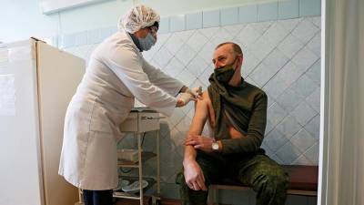 Украина начала вакцинацию от коронавируса