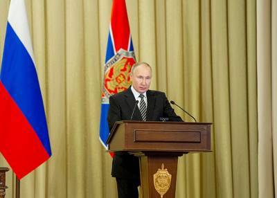 Путин заявил о попытках извне подорвать развитие России