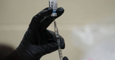 "Страшно видеть, как болеют и умирают": стало известно, кого первым вакцинировали в Черниговской области