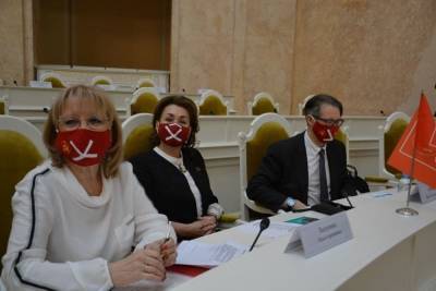 Телеканал 78 подал в суд на петербургский парламент за отказ аккредитовывать журналистов