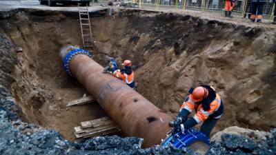 Рабочий водоканала погиб в Томской области во время ремонта трубы