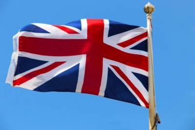 Власти Великобритании могут открыть страну для туристов в мае