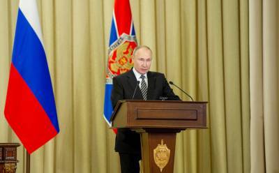 Разоблачить по шпиону в день: Путин рассказал, как борется с иностранными агентами