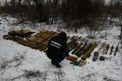 В Лисичанске на РТИ нашли склад оружия и боеприпасов: некоторые снаряды придется уничтожать на месте