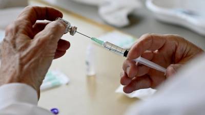 В ЕС обещают "наверстать упущенное" по вакцинации граждан к лету