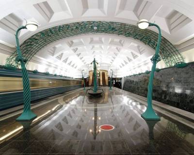 «Славянский бульвар» столичного метрополитена закрыли из-за неизвестного, который утверждает, что у него есть граната