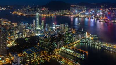 Власти Гонконга раздадут деньги населению для поддержки потребительского спроса