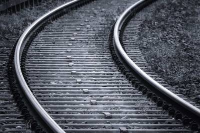 В Сочи под колесами поезда погибла женщина