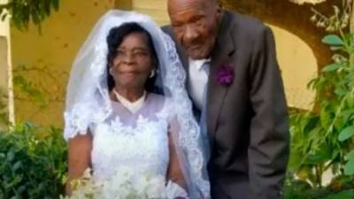 91-летняя женщина вышла замуж за 73-летнего мужчину после десяти лет уговоров