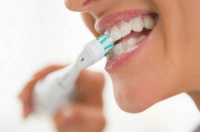 Как чистить зубы: немецкий стоматолог развенчал популярные мифы