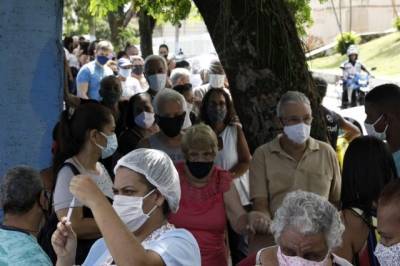 Число жертв COVID-19 в Бразилии приблизилось к 250 тысячам