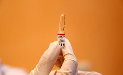ЕС опозорился: итальянка сделала прививку от COVID-19 российской вакциной, поскольку Брюссель «провалил» программу вакцинации, затягивая с поставками вакцин (Express, Великобритания)