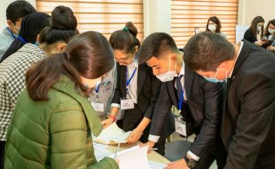 Вторая группа узбекских школьников поступает в глобальные школы UWC