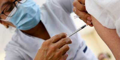 Борьба с коронавирусом: врач назвала альтернативу прививке