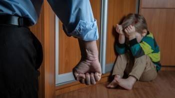В России предложили ужесточить закон, карающий за избиение детей