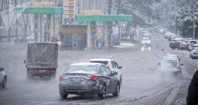 Снегопад в Тбилиси - что происходит на дорогах столицы