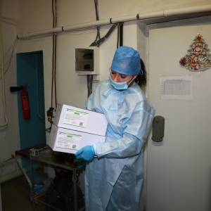 Ночью в Запорожье прибыла первая партия вакцины от коронавируса. Фото. Видео