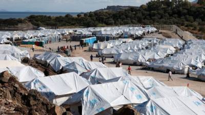 Ее якобы не пустили в ФРГ: беременная беженка подожгла себя в греческом лагере для переселенцев