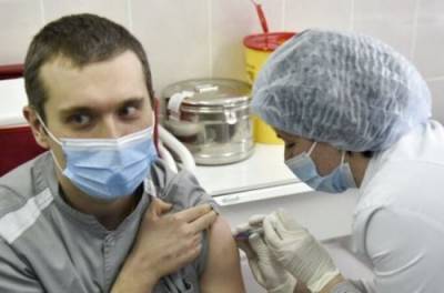 Ляшко рассказал, как чувствуют себя первые вакцинированные украинцы