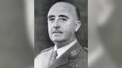 Испанцы нашли и свалили последний памятник Франко