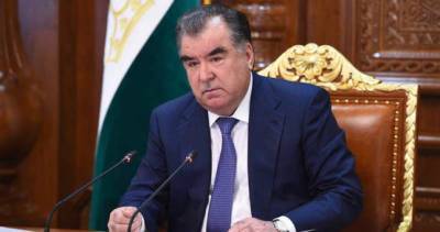 Президент подписал указ о повышении стипендий таджикским студентам