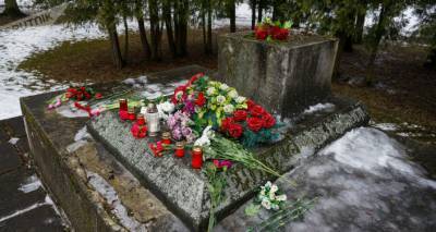 В Екабпилсе варварски разрушен воинский мемориал. Как ответит Россия?