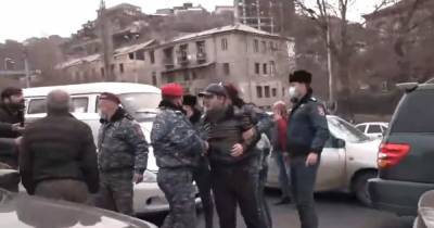 Массовые протесты в Ереване: участники требуют отставки Пашиняна (видео)
