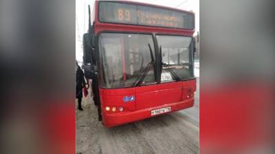В Казани водитель автобуса высадил людей на морозе, чтобы "сыграть в рыцаря"