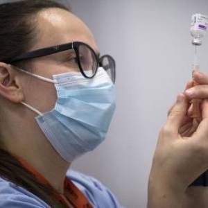 В Киеве стартовала вакцинация от коронавируса