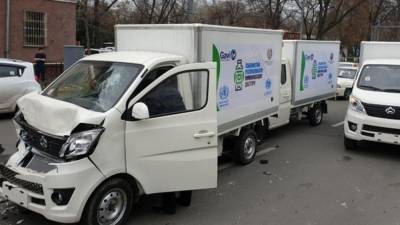 Машины для перевозки вакцин попали в ДТП в центре Ташкента