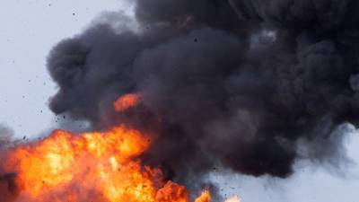 Видео: Пожар произошел на химическом заводе в Ростовской области
