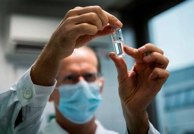 В Беларуси анонсировали выпуск отечественной вакцины от коронавируса