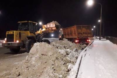 В Костроме коммунальщики ликвидируют последствия снегопада и борются с гололедом