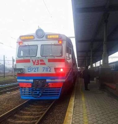 В Одессе школьница легла под поезд, спасти не удалось