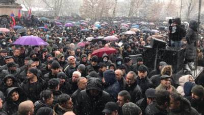 Армянский премьер не собирается сбегать из страны