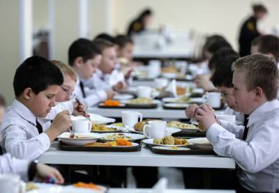 В Иркутске проводится служебная проверка по факту некачественного питания в школьной столовой