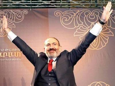 В Армении увеличивается число выступающих за отставку премьера Пашиняна