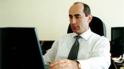 Роберт Кочарян поддержал позицию военнослужащих Армении