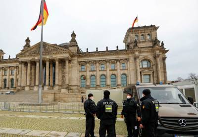 Ножи, наркотики и угрозы в немецком Бундестаге