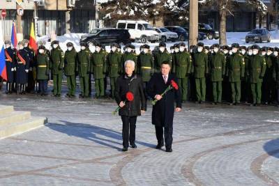 Отечество и его защитники: в Тверской области праздничный день собрал цветы, знамена и увенчался салютом